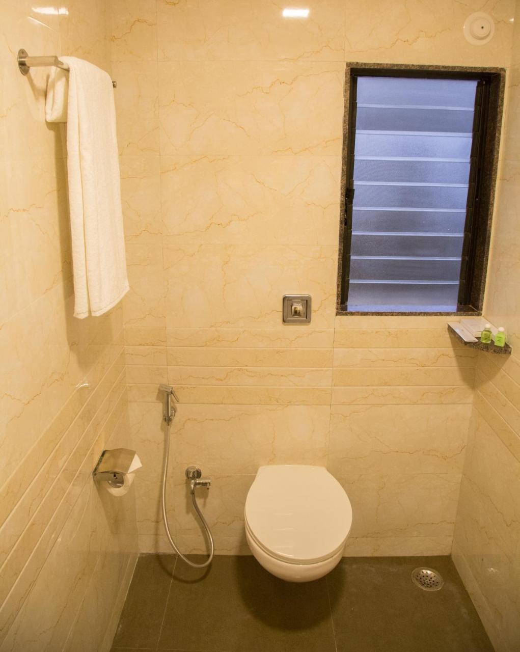 Hotel Nirvana Алібаґ Екстер'єр фото