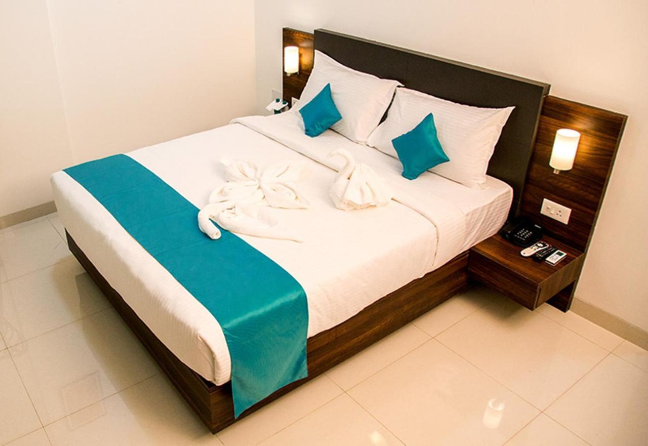 Hotel Nirvana Алібаґ Екстер'єр фото