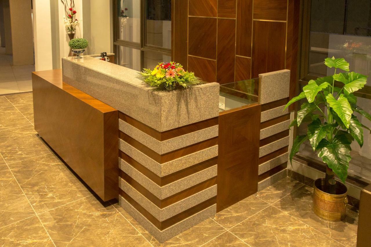 Hotel Nirvana Алібаґ Екстер'єр фото